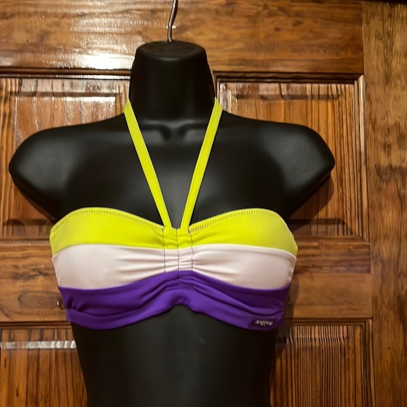 ZeroXPosure Reversable Bikini Top - Picture 6 of 7